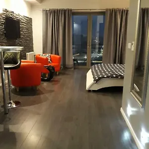 https://apartament-onyx.poznan-hotels.com