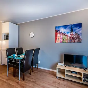 https://apartament-bf-garbary-poznan-business-family-parking.poznan-hotels.com